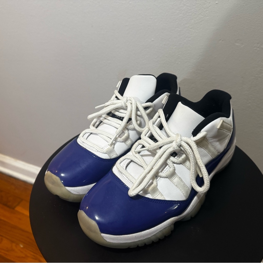 Jordan Blue and White Men's Sneakers 11a low cut